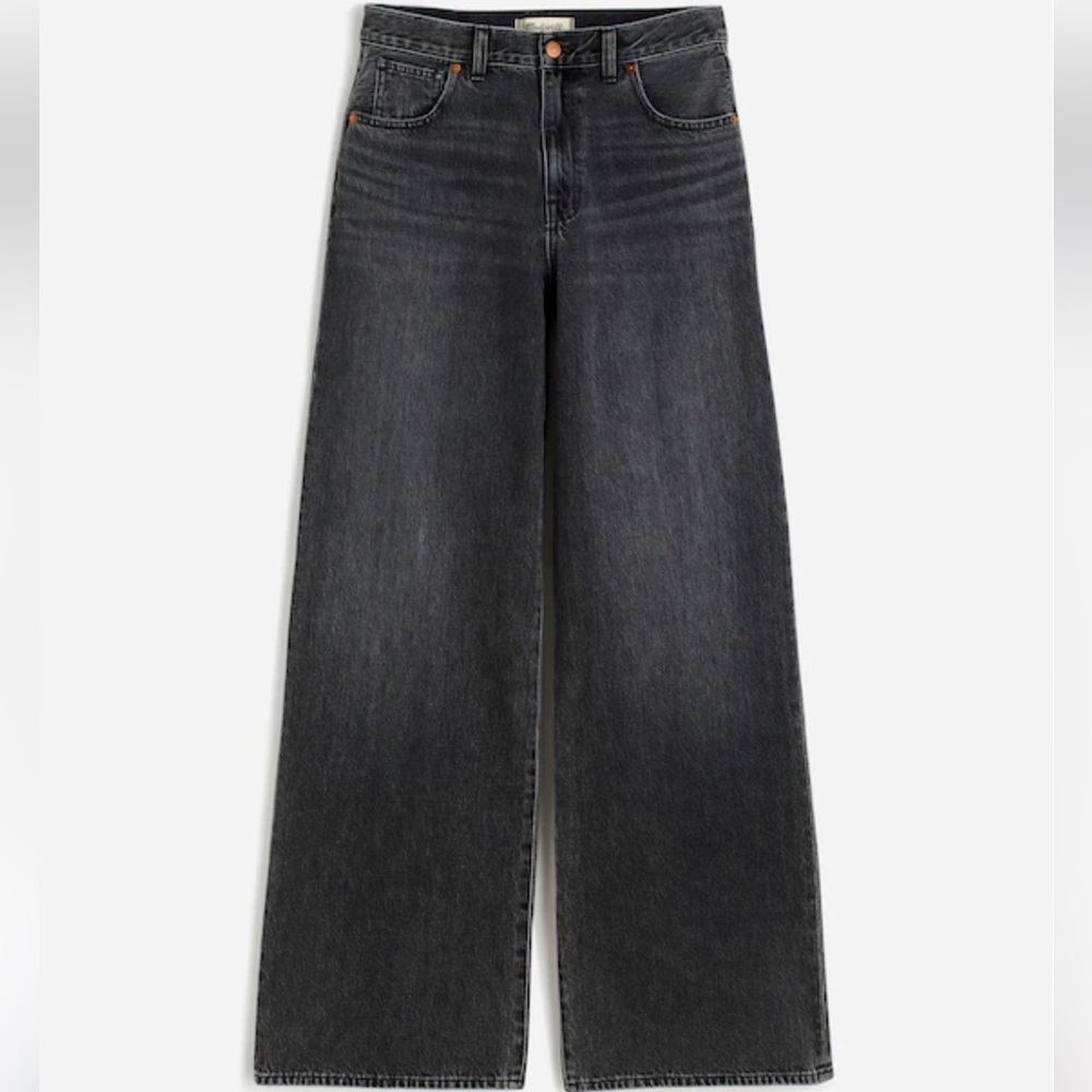 SOLD 
Madewell super wide leg jeans in kingswood wash
Size:25 
NWT